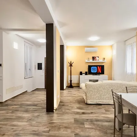 Divine Dante's アパート ラヴェンナ