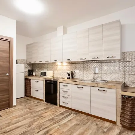 Divine Dante's Apartamento